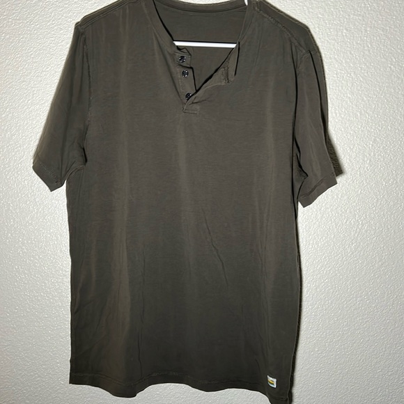 Vuori Other - Vuori Ever Henley shirt Men M/L PTP 23.5